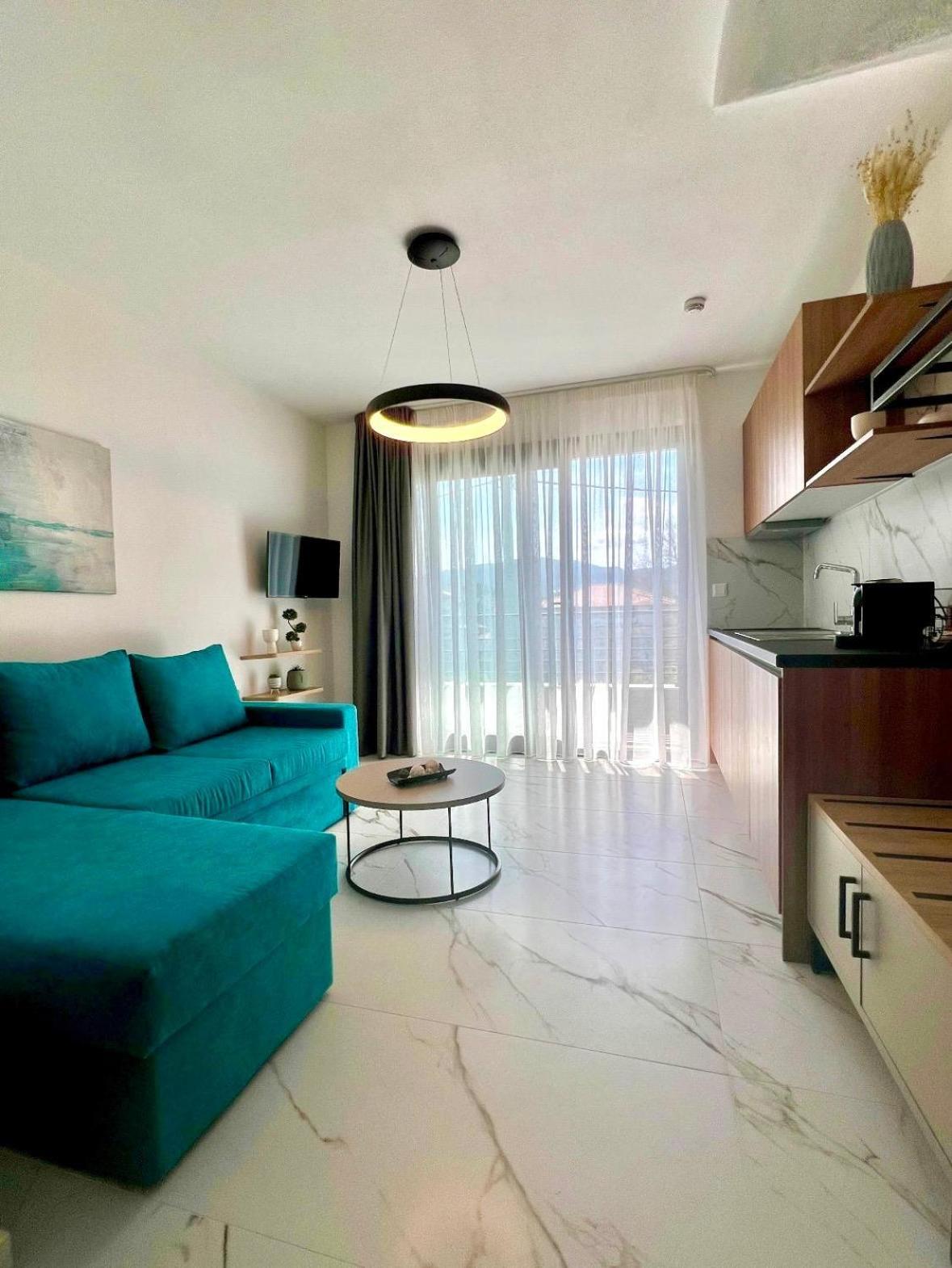 Four Shades Luxury Suites Sarti Exterior photo