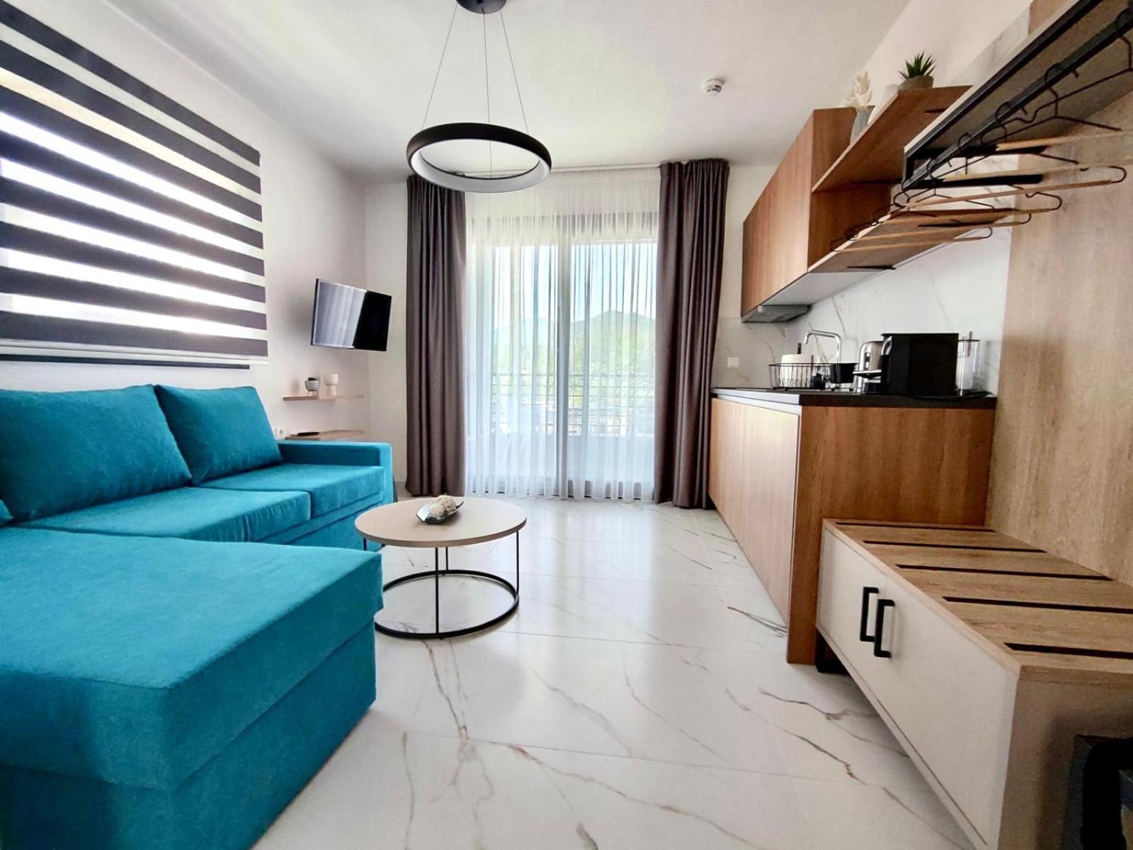 Four Shades Luxury Suites Sarti Exterior photo