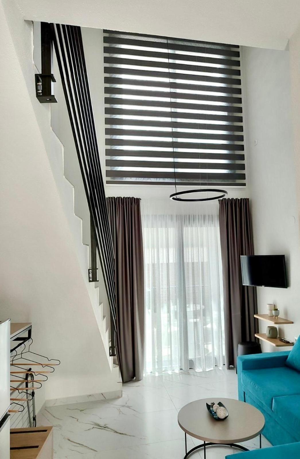 Four Shades Luxury Suites Sarti Exterior photo