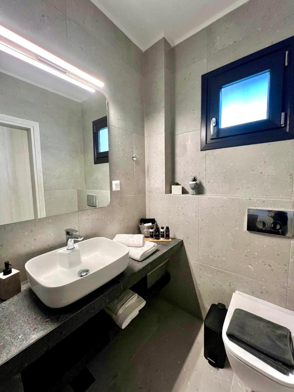 Four Shades Luxury Suites Sarti Exterior photo