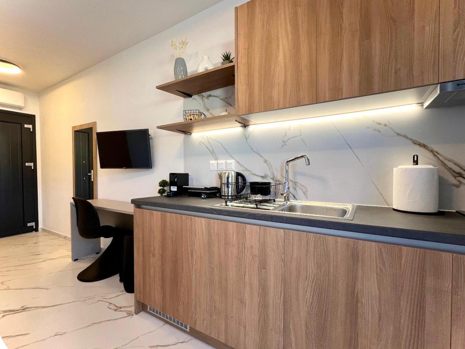 Four Shades Luxury Suites Sarti Exterior photo