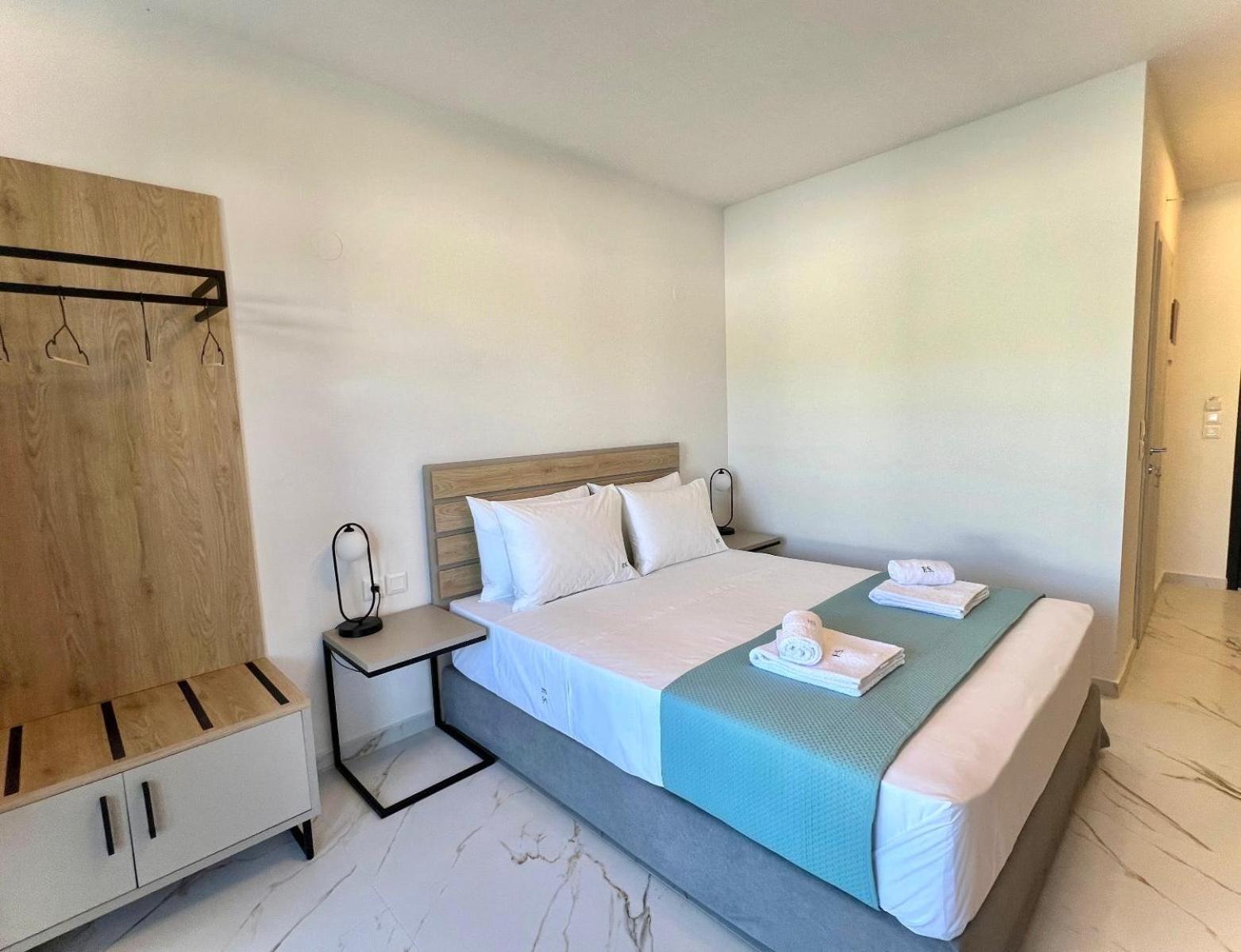 Four Shades Luxury Suites Sarti Exterior photo